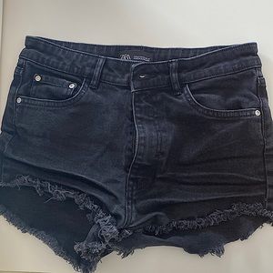 I’m selling zara black jean shorts, size 38 euro.